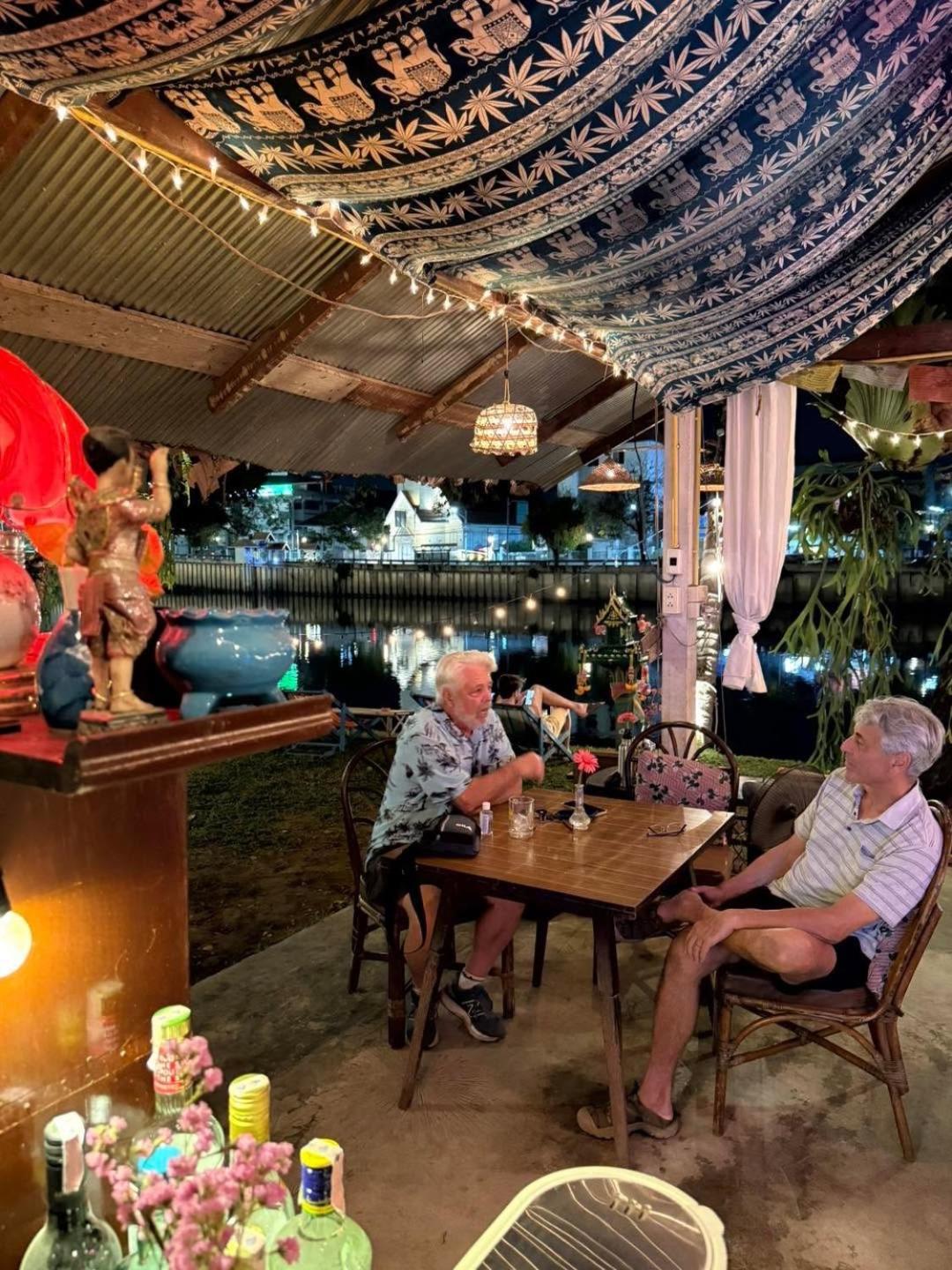 Ban Narai River Guesthouse Чиангмай Экстерьер фото